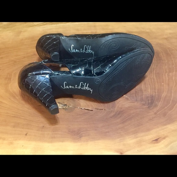 🌻3/$20 NWT Sam & Libby Black Pumps Snakeskin - Picture 5 of 5